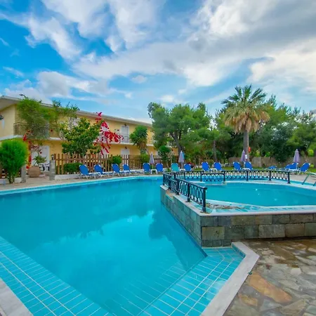 Splash Pool Bar 3*