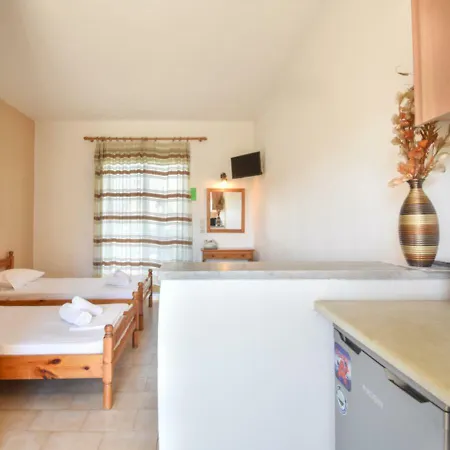 Splash Pool Bar Apart-hotel Laganas